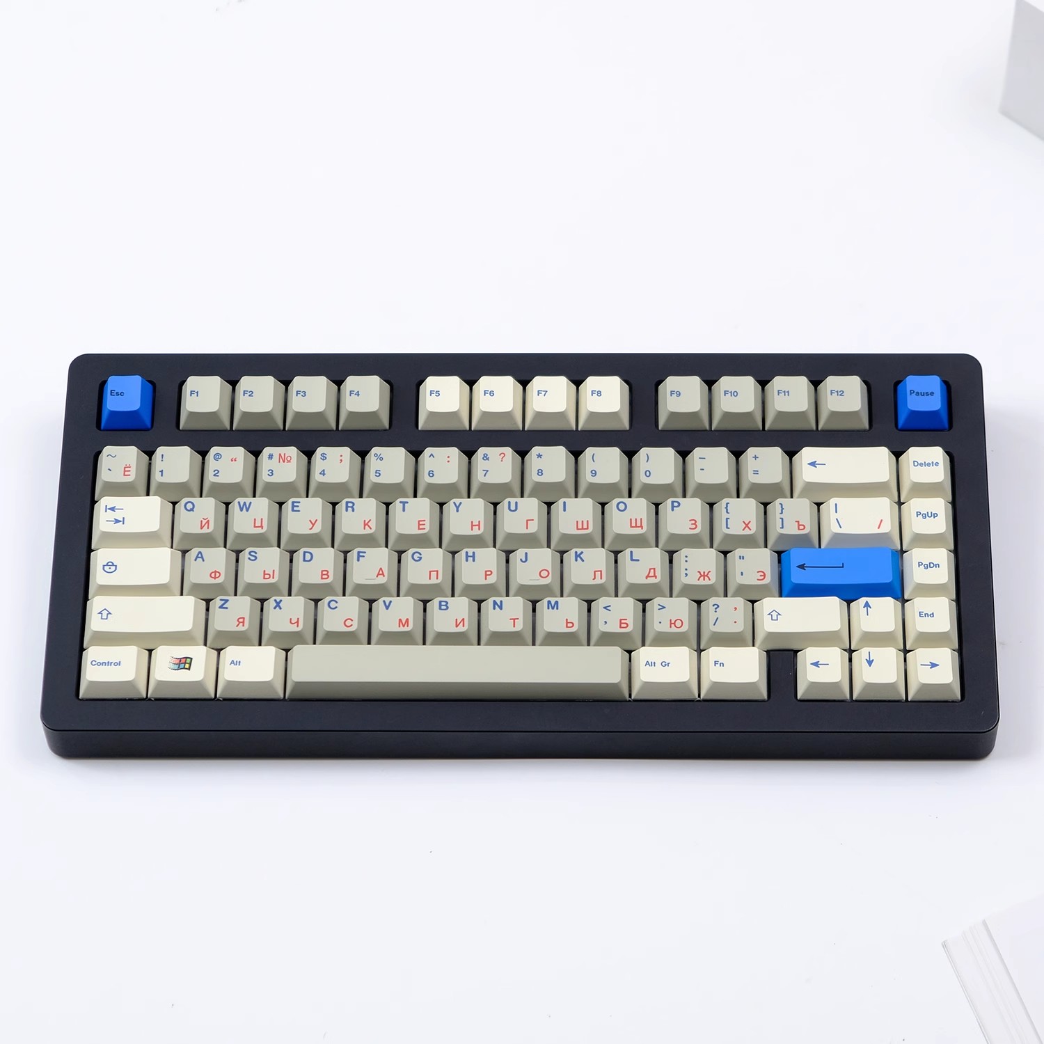 1 Set GMK Retro Grey White Blu - Keycaps Cherry Profile Pbt recensione e prezzo